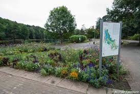 Auf einer länge von fünfeinhalb kilometern verbindet er einzigartig die naturlandschaft der. Deutsch Franzosischer Garten In Saarbrucken