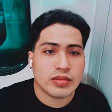 Kasama ang tinatayang 70 milyong rehistradong botante, bumoto si Pangulong  Ferdinand R. Marcos Jr. ngayong Lunes para sa 2025 midterm elections sa  Precinct 36-A ng Mariano Marcos Memorial Elementary School sa Batac