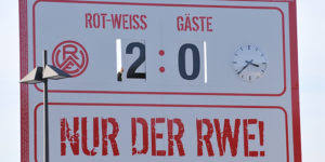 Simon engelmann nutzte einen patzer von ersatzkeeper raphael wolf zum 1:0 für rwe (15.). Dfb Pokal Rw Essen Ermoglicht 100 Fans Besuch An Der Hafenstrasse Mspw Media Sportservice