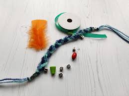 Finger knitting was fun back when we were kids. Get Knitting Bracelets And Scarves With Juliet Bernard Inspire Culture Learning Libraries