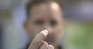 Mikrochip-Implantat: Student aus Kiel lebt mit NFC-Chip in der Hand