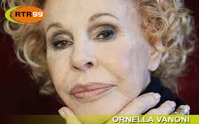 Née à milan le 22 septembre 1934, ornella vanoni commence sa carrière comme actrice de théâtre en 1960, jouant des rôles dans des pièces de bertolt brecht sous la direction de giorgio strehler au piccolo. Ornella Vanoni In Arrivo Due Raccolte Da Collezione Rtr 99