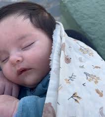 2 meses siendo una familia de 4 🧸✨, Mes de la Presentación de Koah y  disfrutarnos con todo el corazón 🤍, Cuando miro todo lo que Dios hizo  hasta acá en nuestra familia no me quedan más palabras que ...