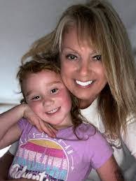 Mandy Malla's Instagram, Twitter & Facebook