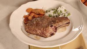 Rezept Kalbskotelett Saftige Kotellets Aus Der Pfanne Ganz Einfach Selbst Gemacht Youtube Kalbskotelett Fleisch Gerichte Rezepte