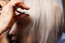 Avoir bonne mine et l'air dynamique, ça passe aussi par une bonne coupe de cheveux, dans la tendance, et une couleur. Coiffure Quelle Coupe A Quel Age Elle Quebec