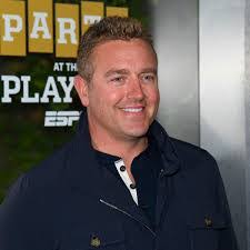 Kirk Herbert's Instagram, Twitter & Facebook