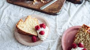 Just heavy whipping cream (or heavy cream), powdered sugar and vanilla extract. Elvis Presley S Favorite Whipping Cream Pound Cake Recipe Food Com