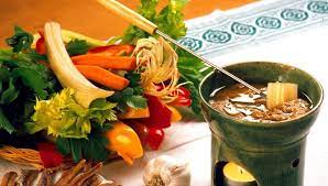 Come Si Fa La Bagna Cauda La Ricetta Originale Del Piatto Tipico Piemontese Ricetta Ricette Cibo Etnico Consigli Di Cucina