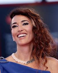 Our website aims to provide the agent, manager, and publicist contact details for nina zilli. Nina Zilli Biografia Chi E Eta Altezza Peso Figli Marito Instagram E Vita Privata Spettegolando