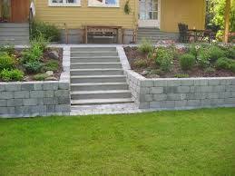 Bilderesultat For Stottemur Trapp Diy Gartendekoration Stutzmauer Abschussiger Garten