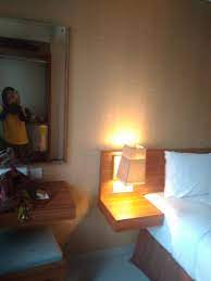 Sebelum shalat shubuh karena ketika itu masih berada di ranjang. Kamar Tdk Terllau Luas Tapi Menampung Semua Perabotan Ada Space Untuk Sholat Photo De H Boutique Hotel Jogjakarta Yogyakarta Tripadvisor