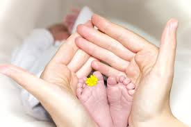 Wenn der po einmal wund ist, solltest du versuchen, dein baby so oft wie möglich ohne windel. Babypflege Wunder Po Was Hilft Babyratgeber Kind Und Familie