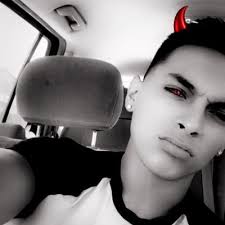 Ricky Casas (@rickycasas21)