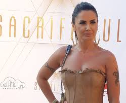 Public figure actress gemini real oana facebook : Oana ZÄƒvoranu Probleme La FilmÄƒri Intr Un Costum De Baie Care Ii SugrumÄƒ Sanii Click Mobile