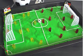 Und was darf an einem perfekten fußballabend nicht fehlen? Fussballkuchen Kinderspiele Welt De