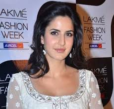 How To Look Like Katrina Kaif Beauty Secrets Makeup Tips And Hair Styles Katrina Kaif Hairstyles Celebrity Hairstyles Hair Styles