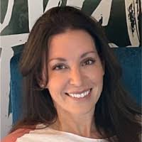 Danielle Garnett's Instagram, Twitter & Facebook