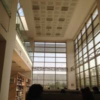 İstanbul, esenler'de ki yıldız teknik üniversitesi (ytü) davutpaşa kampüsü yarı olimpik kapalı yüzme havuzunda yüzme bilmeyenler ve yüzme. Ytu Merkez Kutuphanesi Hochschulbibliothek In Istanbul