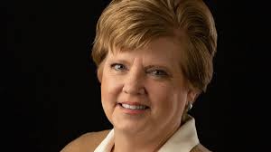 Wendy Bratton's Instagram, Twitter & Facebook