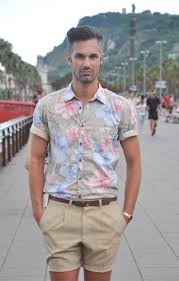 P46 Hawaiian Medium2 Jpg 827 1 299 Pixels Hawaiian Outfit Men Shirt Outfit Men Aloha Shirt Outfit