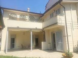 Annuncio del 09 apr 2021. Appartamento Viareggio Affitto 1 150 00 110 Mq Riscaldamento Portaleagenzieimmobiliari It