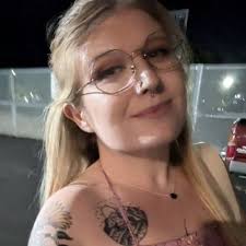 Claire Ricks (@clairericks2040)