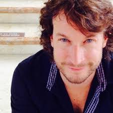 Alice Menard's Instagram, Twitter & Facebook