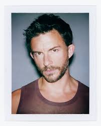 Eric Silva (@silvacommaeric)