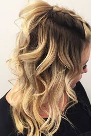 Medium short hair is in this season and all for the good reasons. 15 Five Minute Cute Hairstyles For Medium Hair Medium Length Hair Styles Cute Hairstyles For Medium Hair Hair Lengths