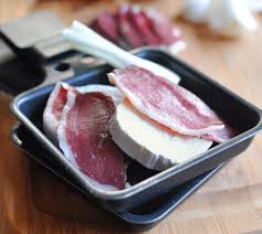 Recette Raclette Du Sud Ouest Au Magret De Canard Fume Au Fromage De Chevre Recette Magret De Canard Magret De Canard Fume Fromage De Chevre