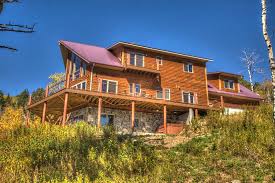 In the western mountainous region of south dakota, the black hills holds a mix of outdoor adventure, historic monuments and attractions, and a feeling of the wild west. Black Hills Cabin Rentals Large Groups Vacation Home Renter
