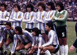 El 16 de junio de 1986 argentina venció 1 a 0 a uruguay en los octavos de final de la copa del mundo de méxico 86. Argentina Con Numeros Distintos 1978 Y 1986 En Una Baldosa