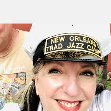 Student shows team spirit in parking spot