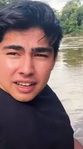 Andrew Kalaweit Di Sungai