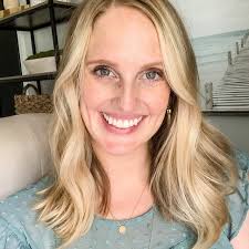 Tracy Baggett's Instagram, Twitter & Facebook