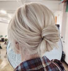 Pin Von Simone Graf Auf Frisuren In 2020 Hochsteckfrisuren Mittellanges Haar Frisur Hochgesteckt Mittellange Haare Frisuren Flechten