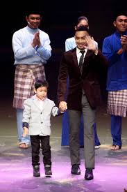 Michael ang ketengahkan pelakon baru. Faizal Fauzi Pa Twitter Teater Dia Semanis Honey Muzikal Farez Ridzwan Sebagai Kimi Nikond40 Diasemanishoneymusical Farezridzwan