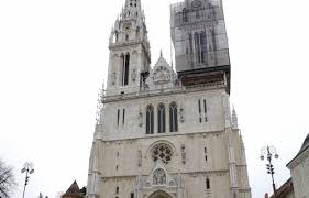 To katastrofa, miasto jest zniszczone. Zagrzeb W Wyniku Trzesienia Ziemi Runela Iglica Katedry Niedziela Pl