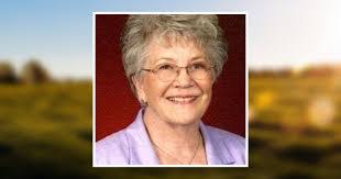 Lindy Fisher's Instagram, Twitter & Facebook