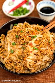 Se lasa pana e gata. Taitei Chinezesti Cu Carne Tocata Diva In Bucatarie