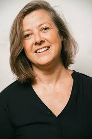 Pauline Blais's Instagram, Twitter & Facebook