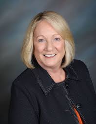 Dee Cavanaugh's Instagram, Twitter & Facebook