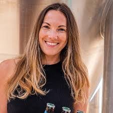 Maxine Skinner's Instagram, Twitter & Facebook