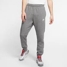 Découvrez la gamme survêtements homme sélectionnée pour vous par intersport, acteur majeur de la distribution d'articles de sport. Joggings Et Pantalons De Survetement Pour Homme Nike Fr