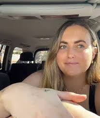 Nicole Rohn's Instagram, Twitter & Facebook