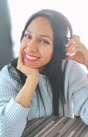 Laura Say's Instagram, Twitter & Facebook