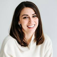 Elizabeth Laborde's Instagram, Twitter & Facebook