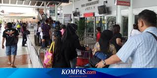 Rp 50.000 waktu tempuh : Jasa Porter Di Bandara Soekarno Hatta Digratiskan