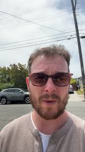 1 minute house tour you already know what it is let’s go!!! Not unlocking  the back door to the backyard made me go slightly over 1 minute 🤬!! Listed  at 599k this 2-1 1/2 bed could live like a 3 ...